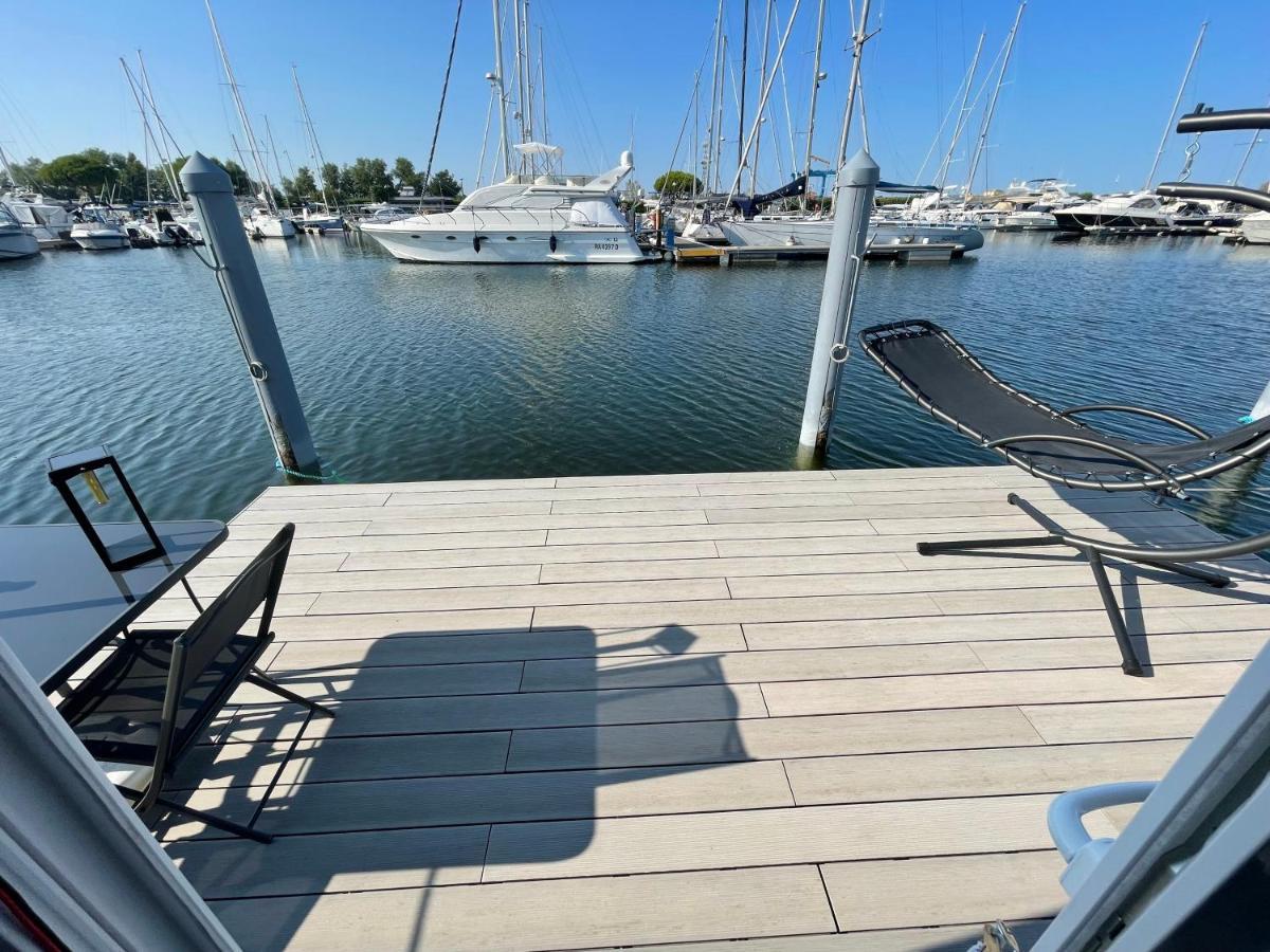 Marina Degli Estensi Floating Resort ลีโด เดลยี เอสเตนซี ภายนอก รูปภาพ