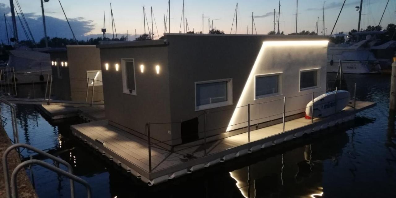 Marina Degli Estensi Floating Resort ลีโด เดลยี เอสเตนซี ภายนอก รูปภาพ