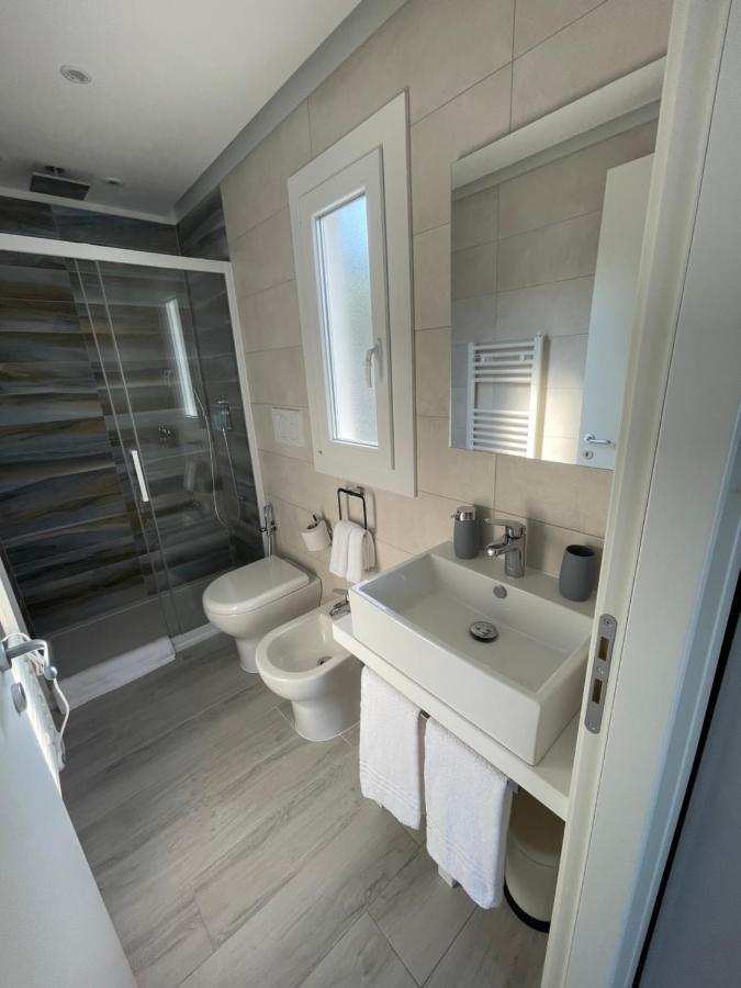 Marina Degli Estensi Floating Resort ลีโด เดลยี เอสเตนซี ภายนอก รูปภาพ