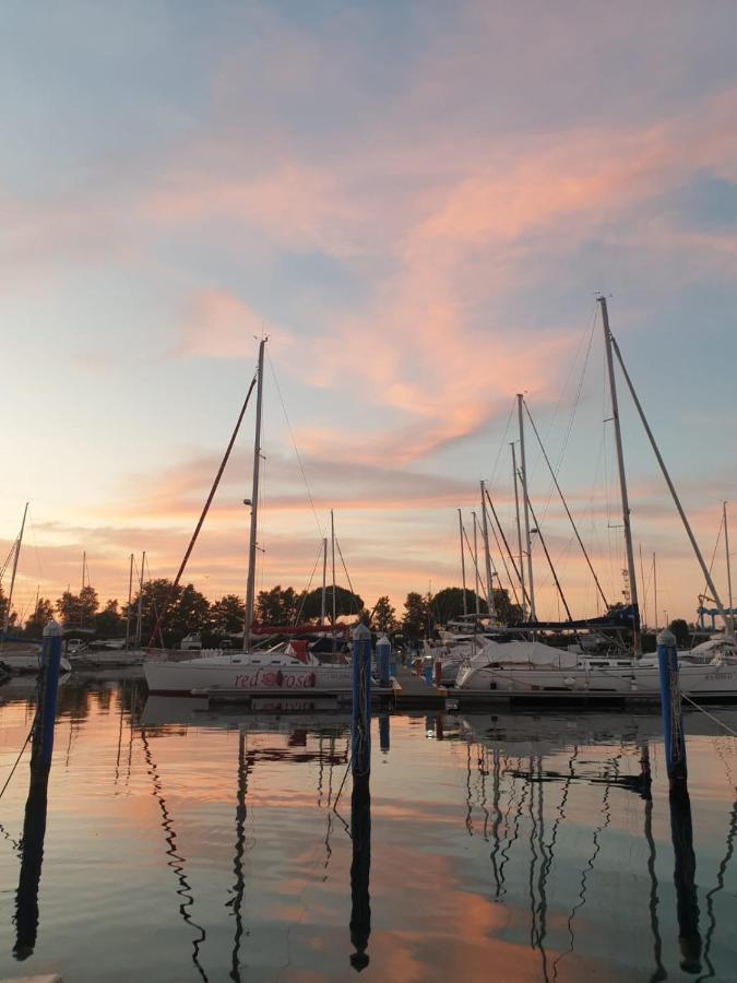 Marina Degli Estensi Floating Resort ลีโด เดลยี เอสเตนซี ภายนอก รูปภาพ