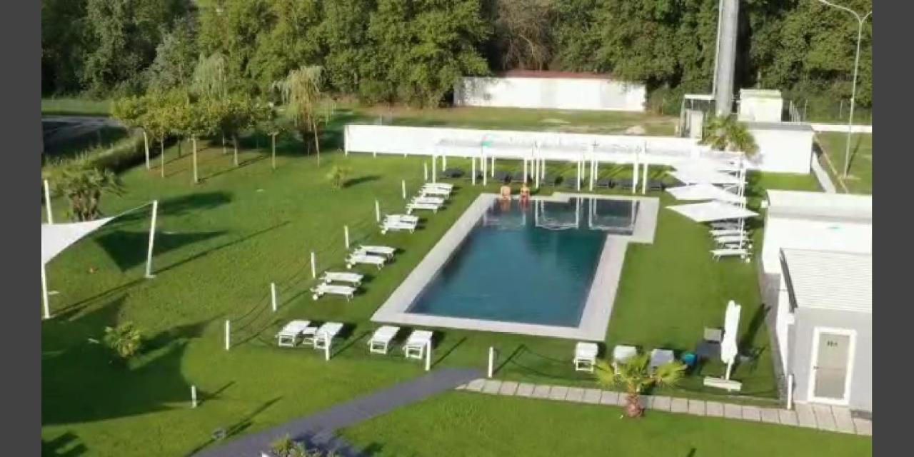 Marina Degli Estensi Floating Resort ลีโด เดลยี เอสเตนซี ภายนอก รูปภาพ