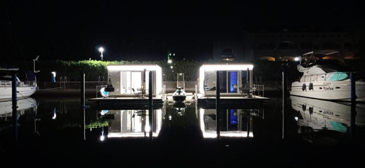 Marina Degli Estensi Floating Resort ลีโด เดลยี เอสเตนซี ภายนอก รูปภาพ