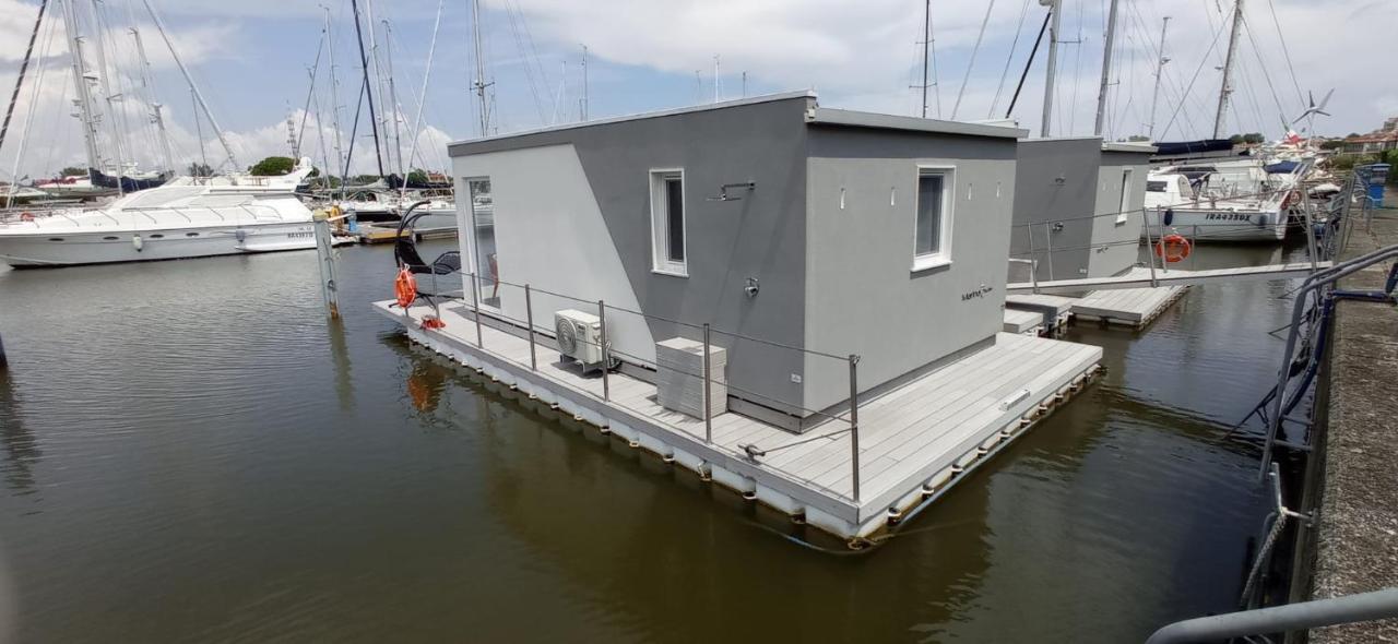 Marina Degli Estensi Floating Resort ลีโด เดลยี เอสเตนซี ภายนอก รูปภาพ